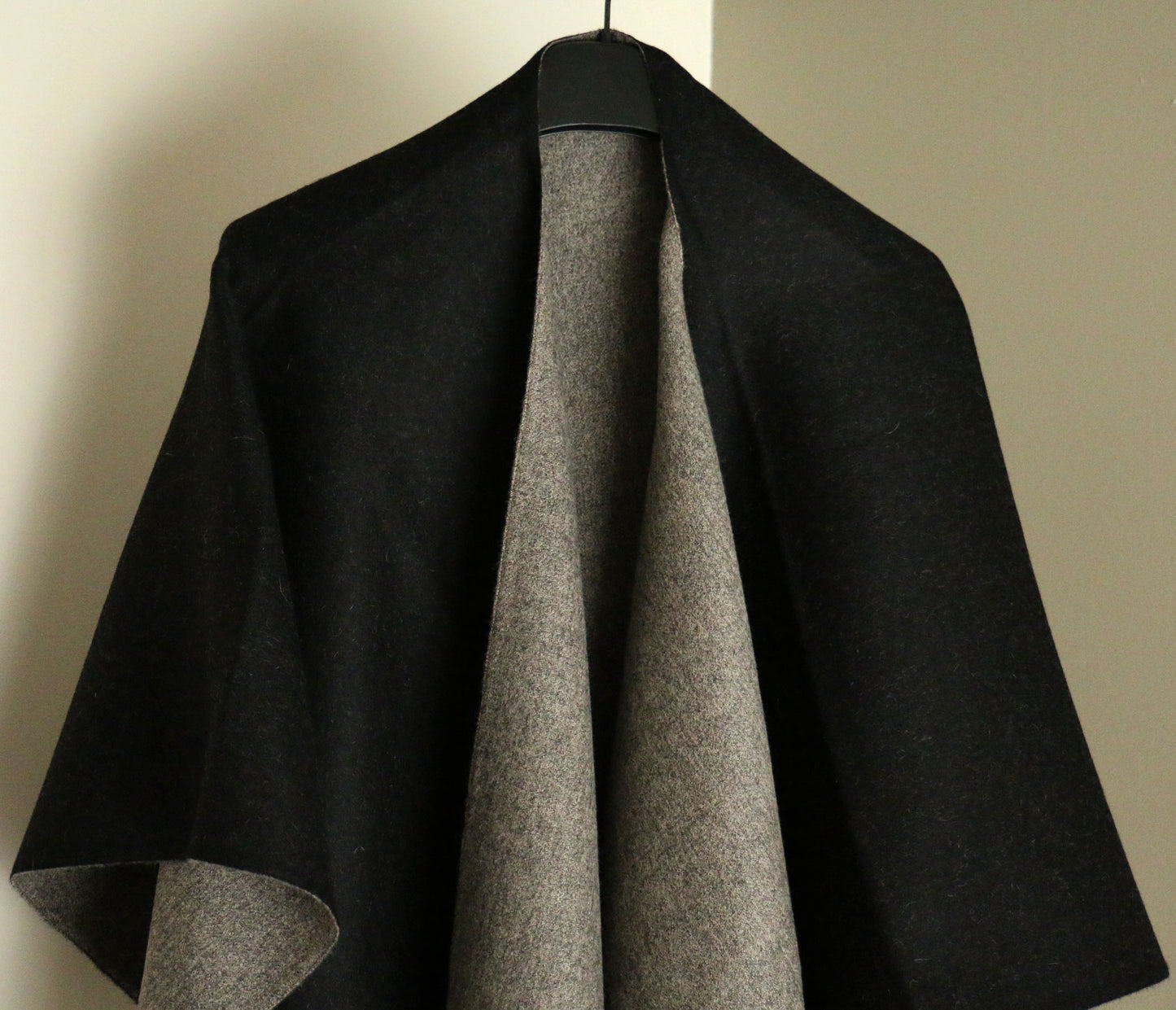 Capes 100% Baby Alpaca